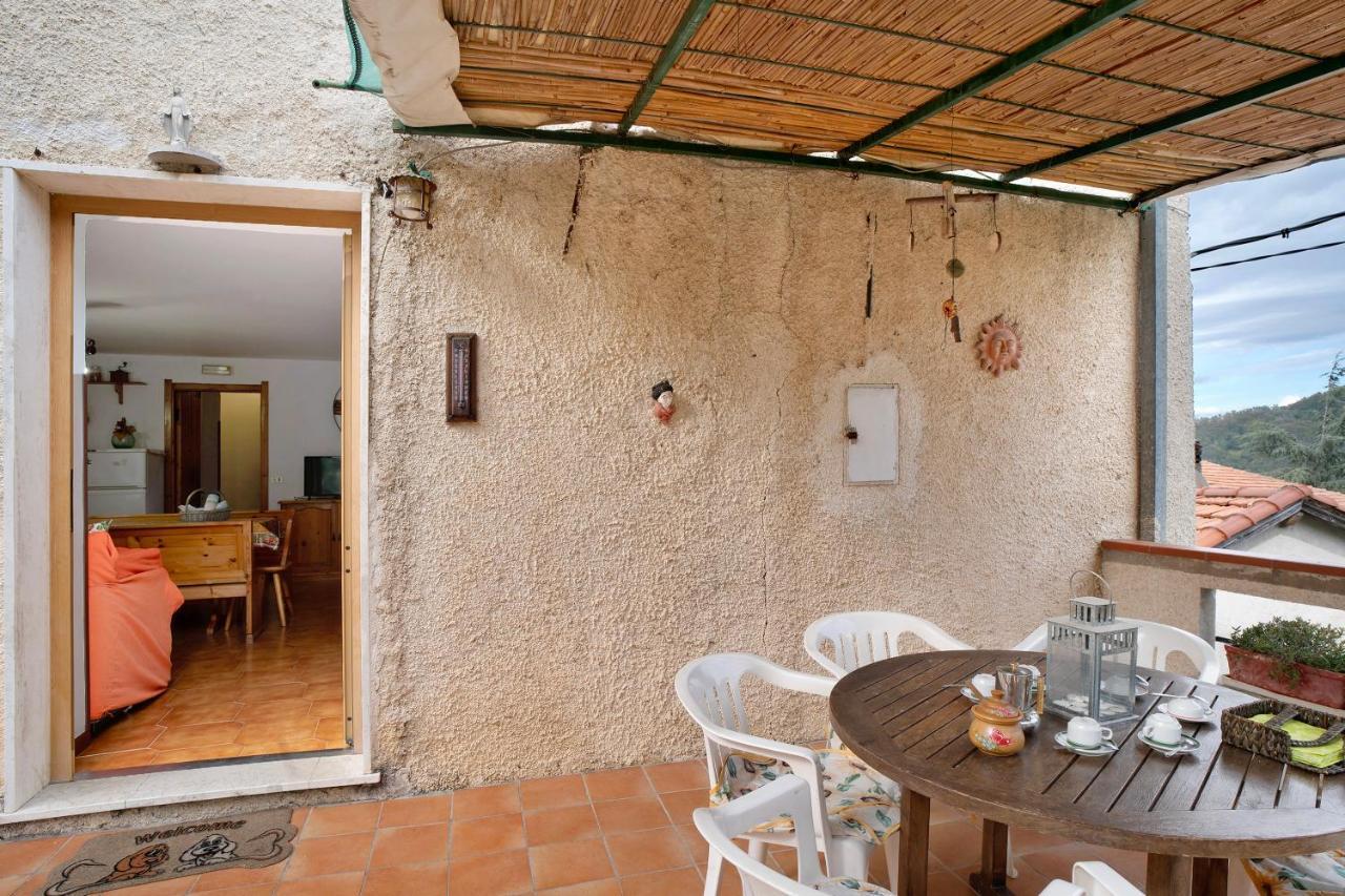 Ferienwohnung Ca De Baci Vessalico Exterior foto